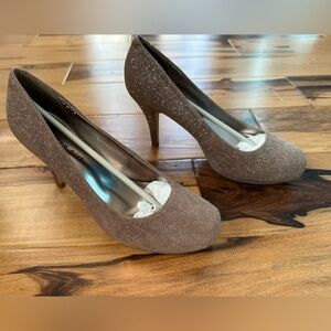 Madden Girl Getta Pumps